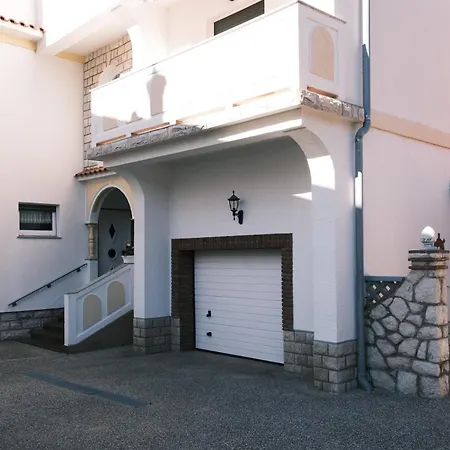 Apartment By The Sea Palit, Rab - 22493 Rab Town